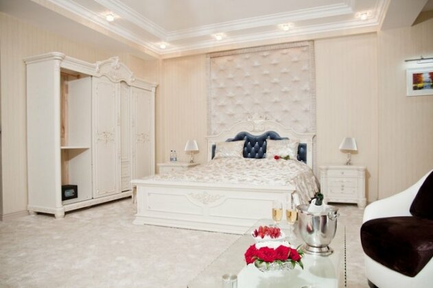 Karat Inn Hotel - Photo2