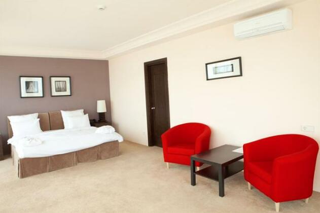 Sea Breeze Resort and Residences - Photo5