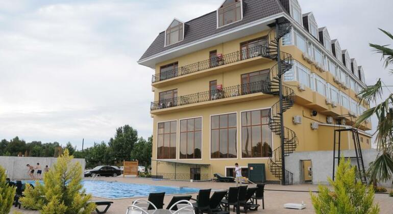 River Side Hotel Shaki - Photo2