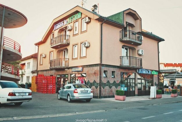 Hotel Kamel - Photo2