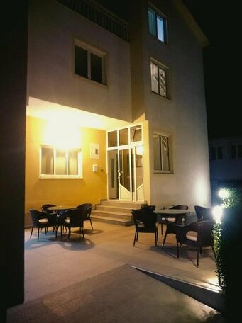  Photo 4