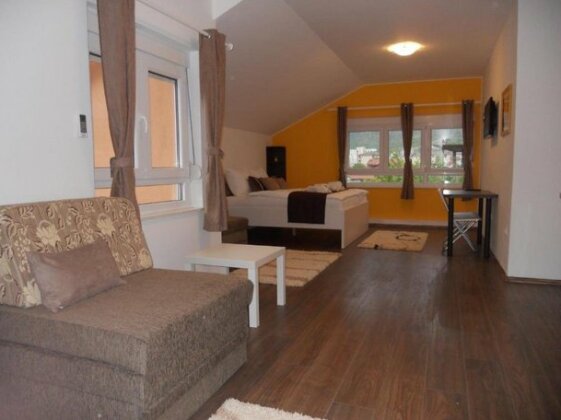 AppleLine Apartments - Photo3