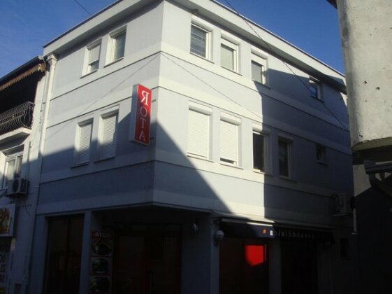 Photo 3