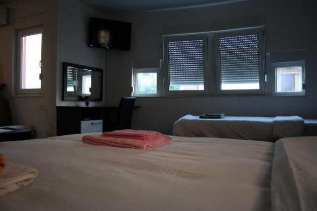 Guesthouse Stari Grad - Photo3