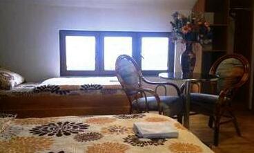 Marshall Apartments - Photo3