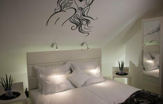 Rooms Villa Downtown - Photo3