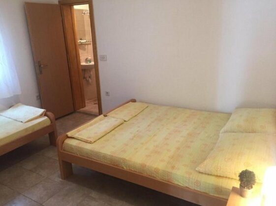 Apartment and Rooms Barbaric - Photo2