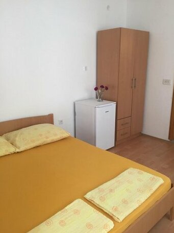 Apartment and Rooms Barbaric - Photo4