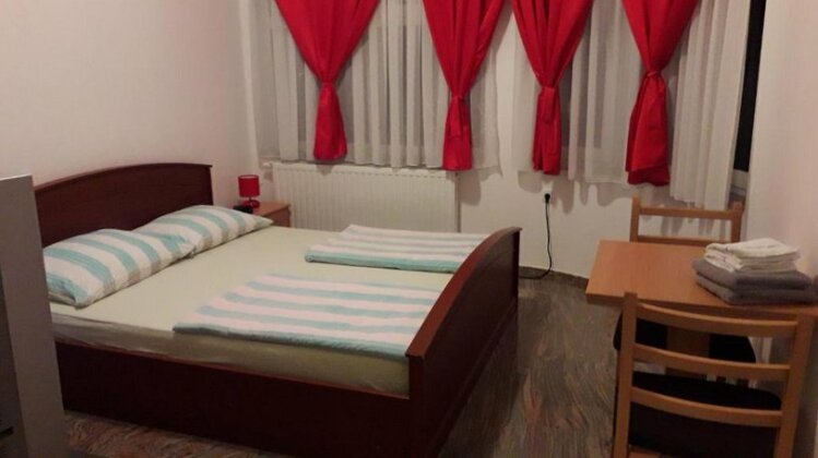 Rooms & Apartment Jozic - Photo4