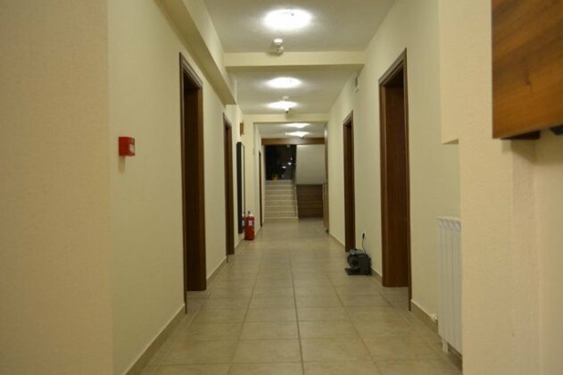 Tihe Noci - Photo3