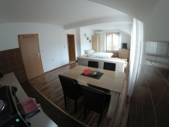 Apartment and rooms Konak - Photo2