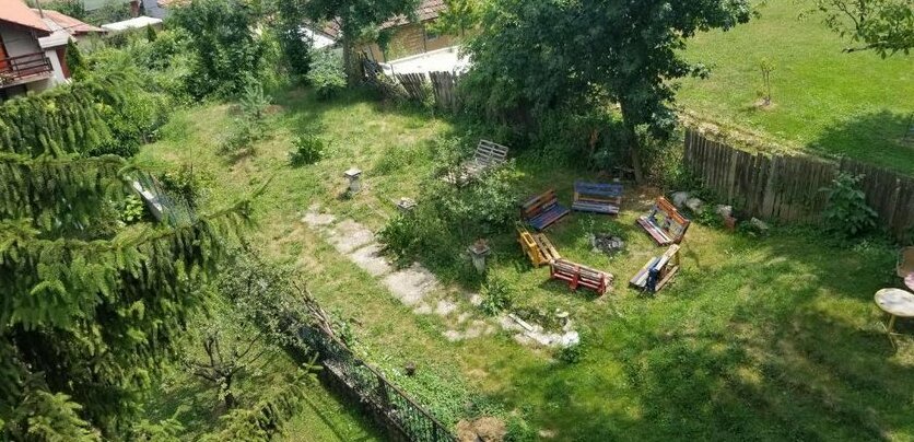 Photo 1