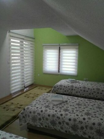 Adela Visoko Rooms - Photo2