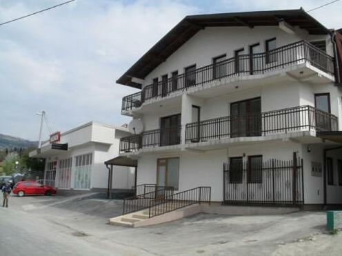 Photo 3