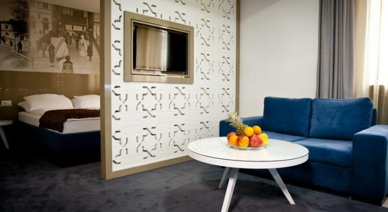 Boutique Bristol Hotel - Photo2