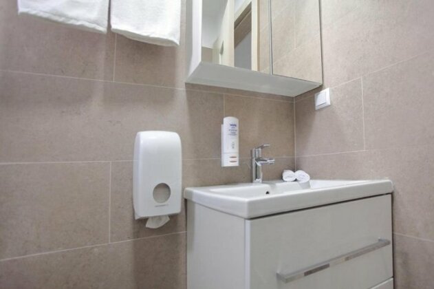 Deluxe Bellevue Apartments - Photo2