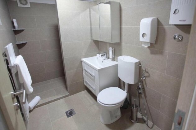 Deluxe Bellevue Apartments - Photo3