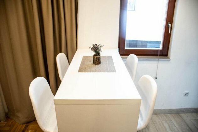 Herc Apartments - Photo3