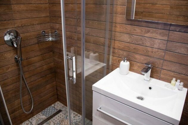 Herc Apartments - Photo5