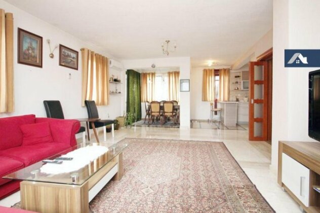 Holiday home with garden - Photo5
