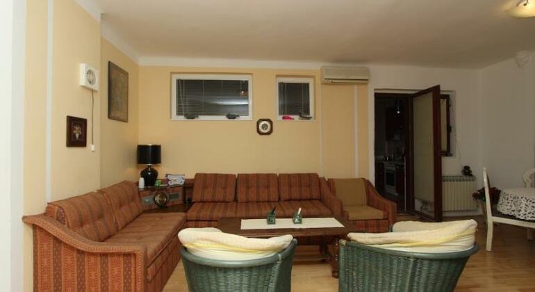 Hostel Lucky - Photo2
