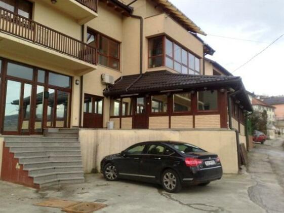 Photo 3