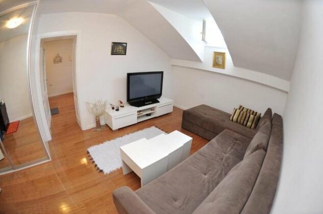 Main Street Apartment Sarajevo - Photo2