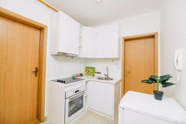 Modern Apartments with HUGE GARDEN - Photo4