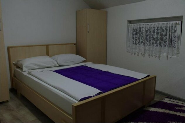  Photo 3