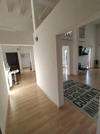 Oasis of Peace Modern House - Photo3