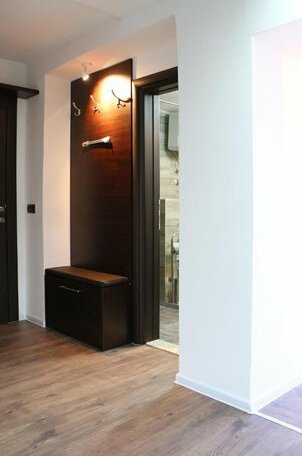 Old Corner Apartments - Photo4