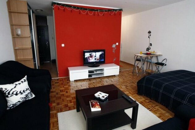 The Red Box Studio - Photo2
