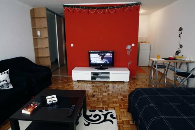 The Red Box Studio - Photo3