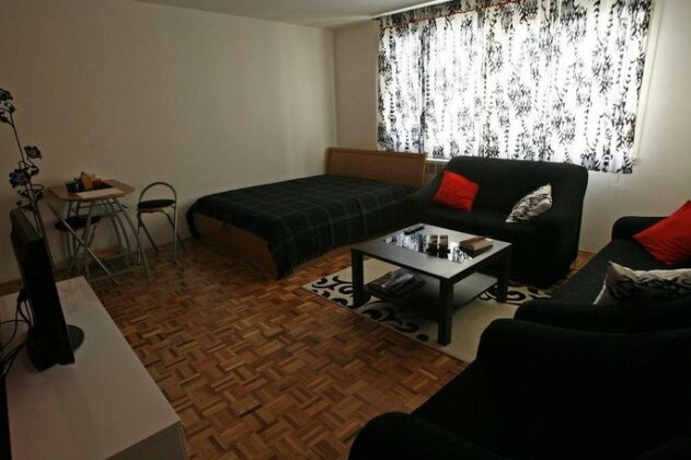 The Red Box Studio - Photo4