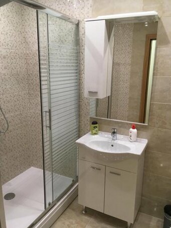 Yellow Moon Apartments - Photo4