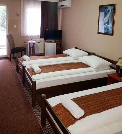Hotel Milenium Tuzla - Photo2
