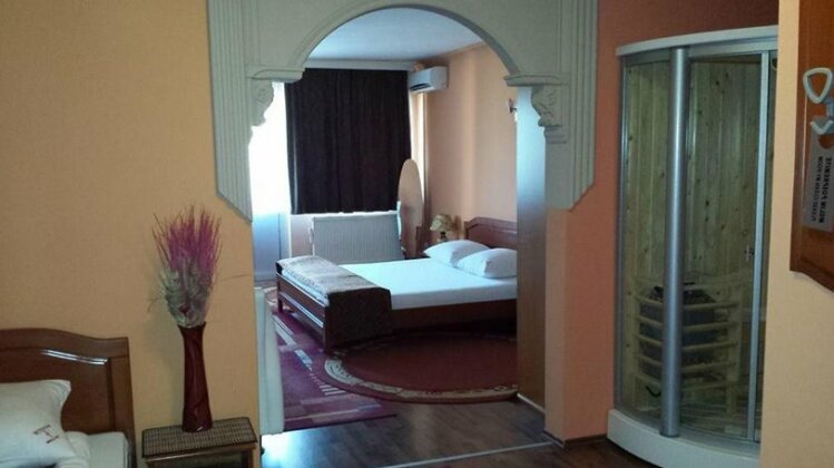 Hotel Milenium Tuzla - Photo4