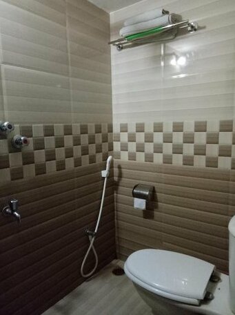 Royal Living Hotel & Suits - Photo4