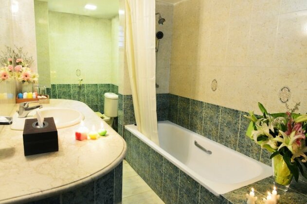 Amazon Lilly Lake View Residence - Photo5
