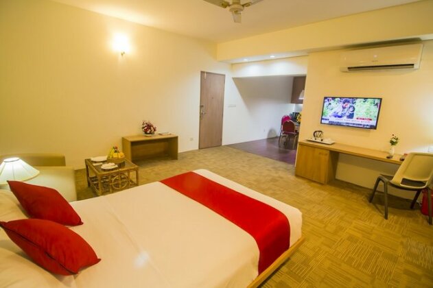 Asia Pacific Hotel - Photo2