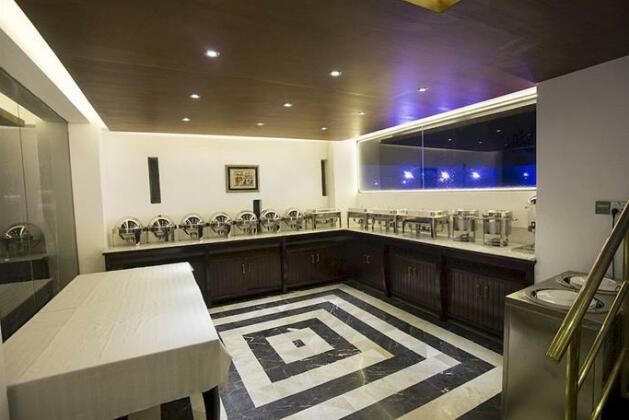 Comfort Inn Dhaka - Photo3