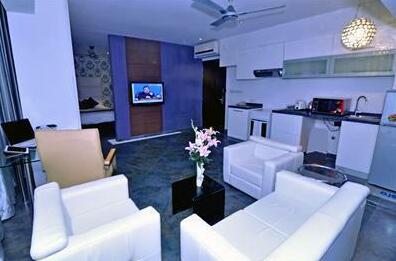 Contemporary Heights Hotel and Apartments - Photo4