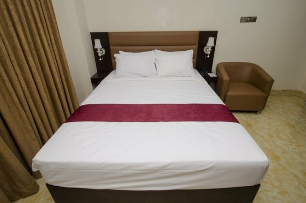 Pacific Lake View Hotel - Photo5