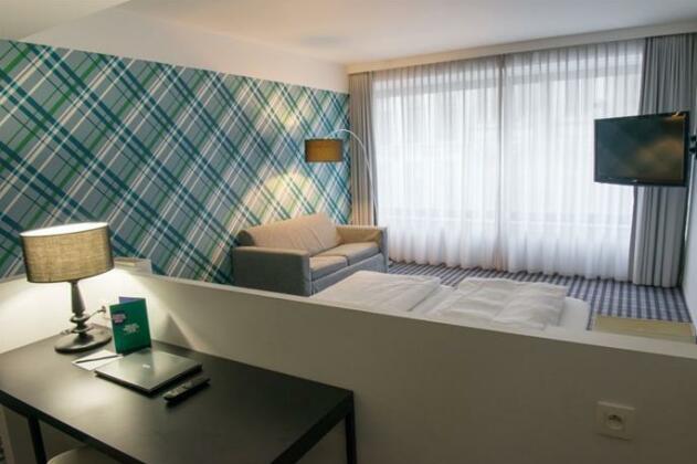 Premier Suites Plus Antwerp - Photo3