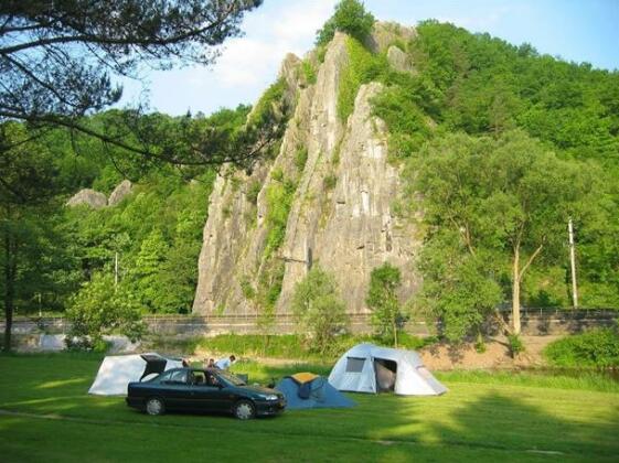Camping Rocher De La Vierge