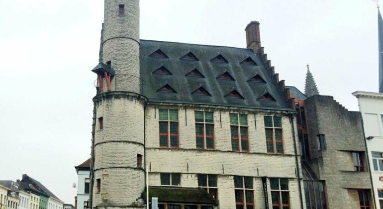 Duplex in historical Ghent