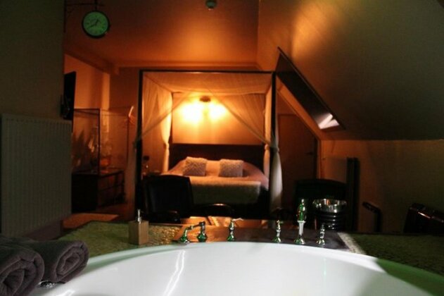 Bubble Lounge Hotel - Photo4