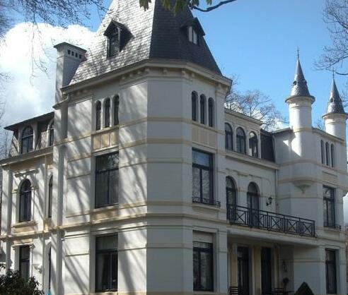 Chateau Les Tourelles