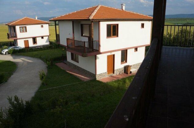 Aleksandrovo Holiday Home - Photo2