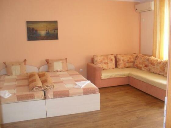 Guesthouse Petrovi - Photo3